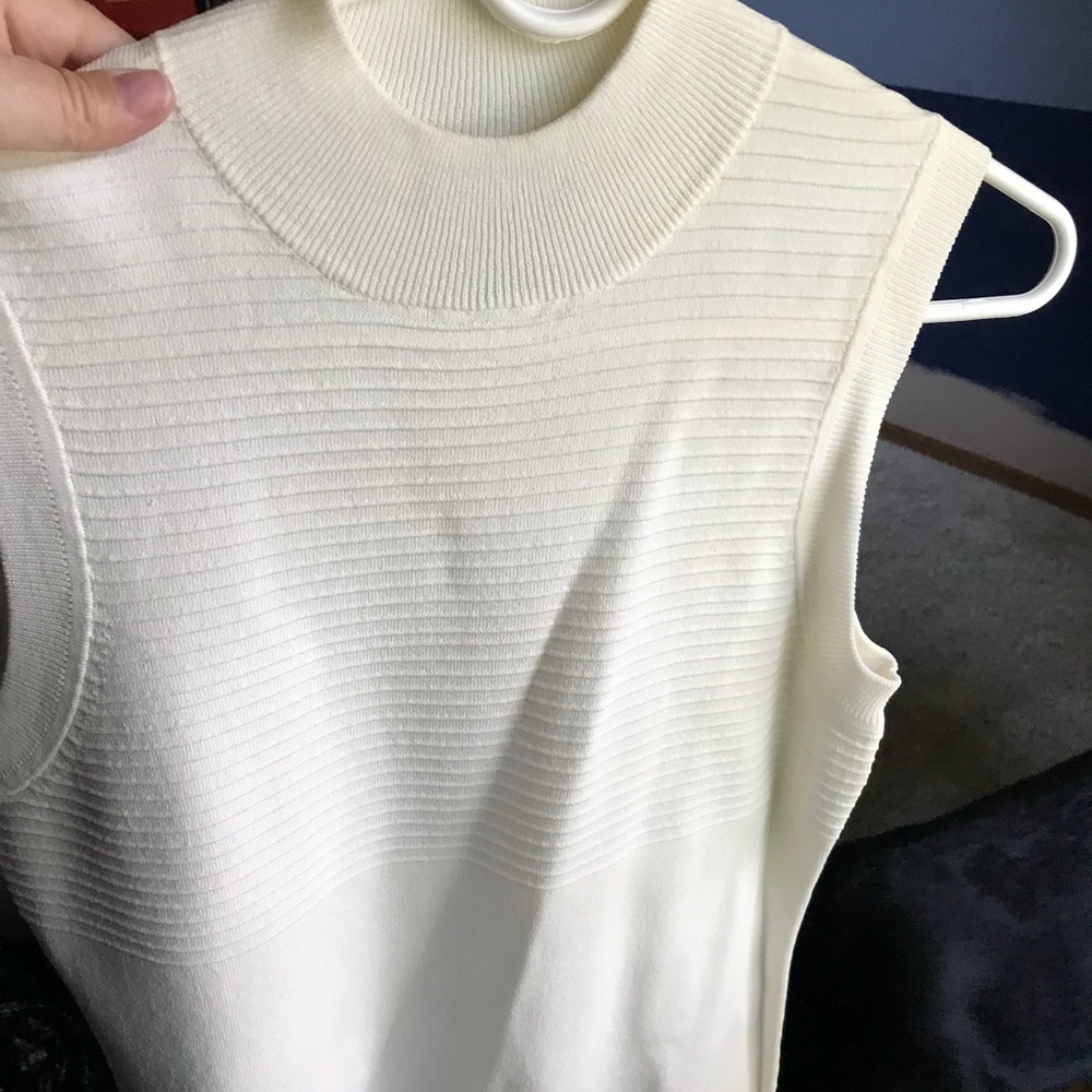 Gorgeous cream sleeveless top
